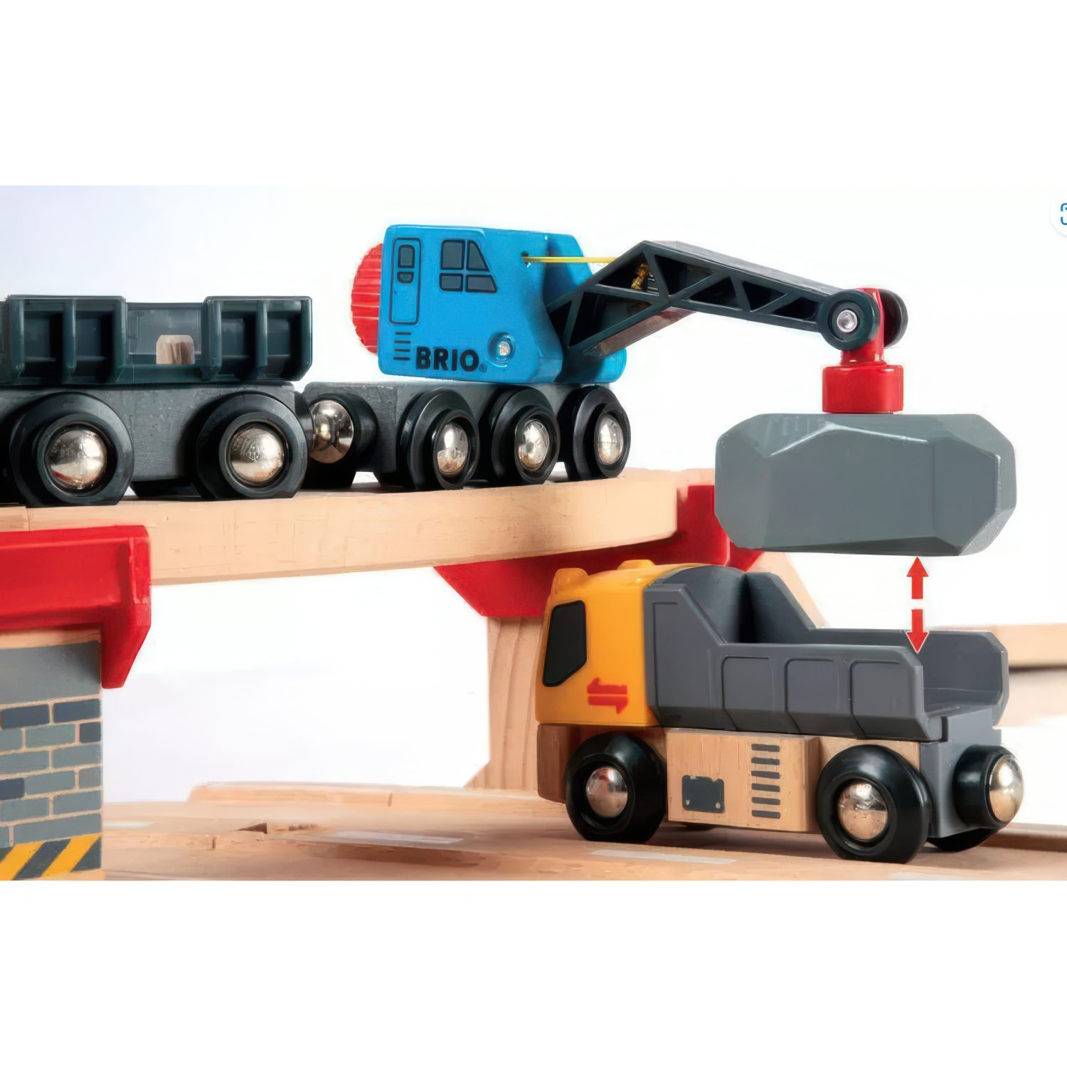 Деревянная железная дорога BRIO с автодорогой и переездом, 32 элемента