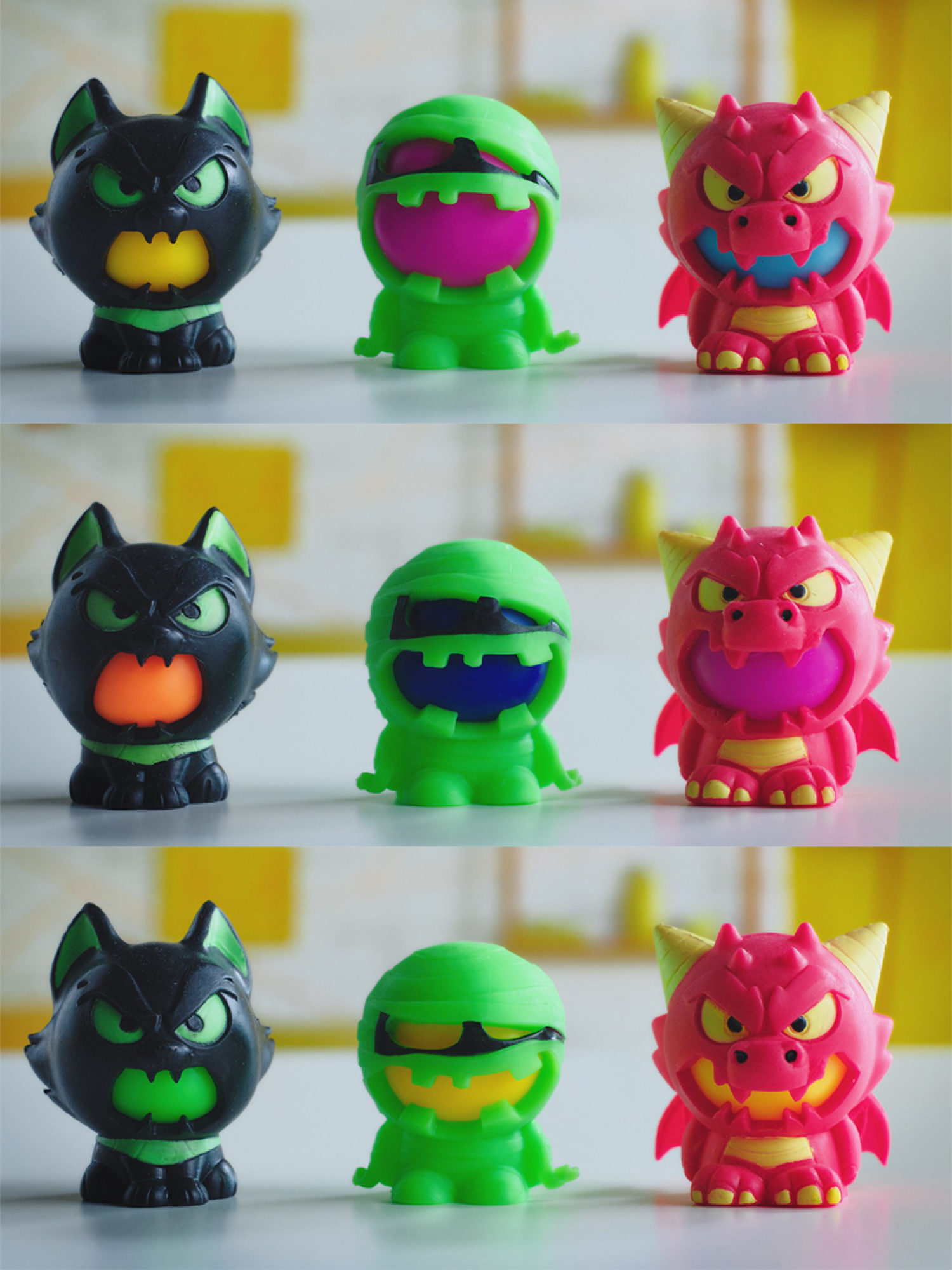 Игрушка-сюрприз 1TOY MONSTER BALL Крутой замес, антистресс, тянущиеся фигурки с шаром внутри, сквиши, 1 шт.