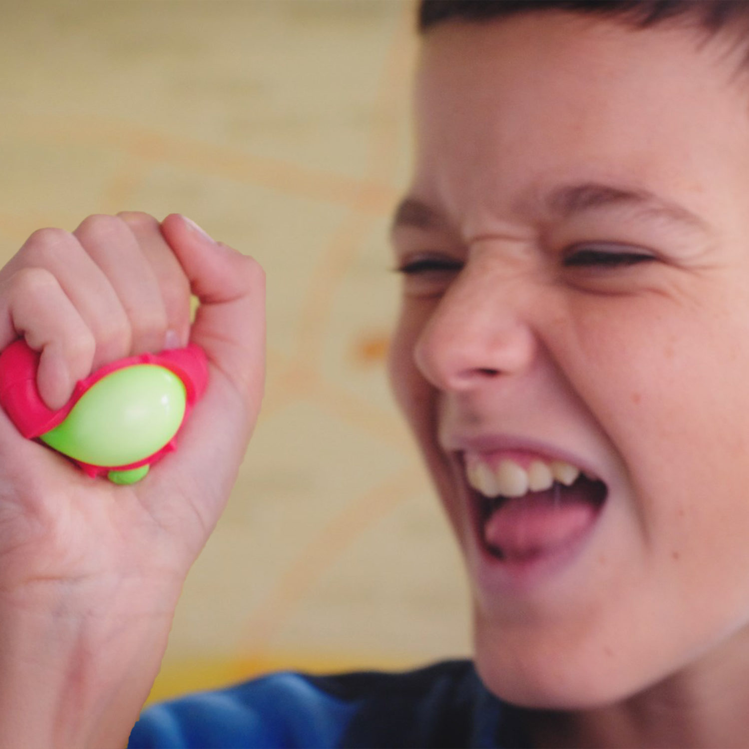 Игрушка-сюрприз 1TOY MONSTER BALL Крутой замес, антистресс, тянущиеся фигурки с шаром внутри, сквиши, 1 шт.